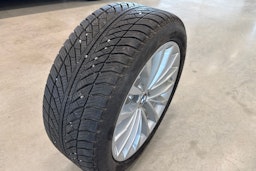 valkoinen BMW 545 2021 kuva 15.