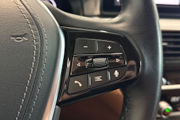valkoinen BMW 545 2021 kuva 19.