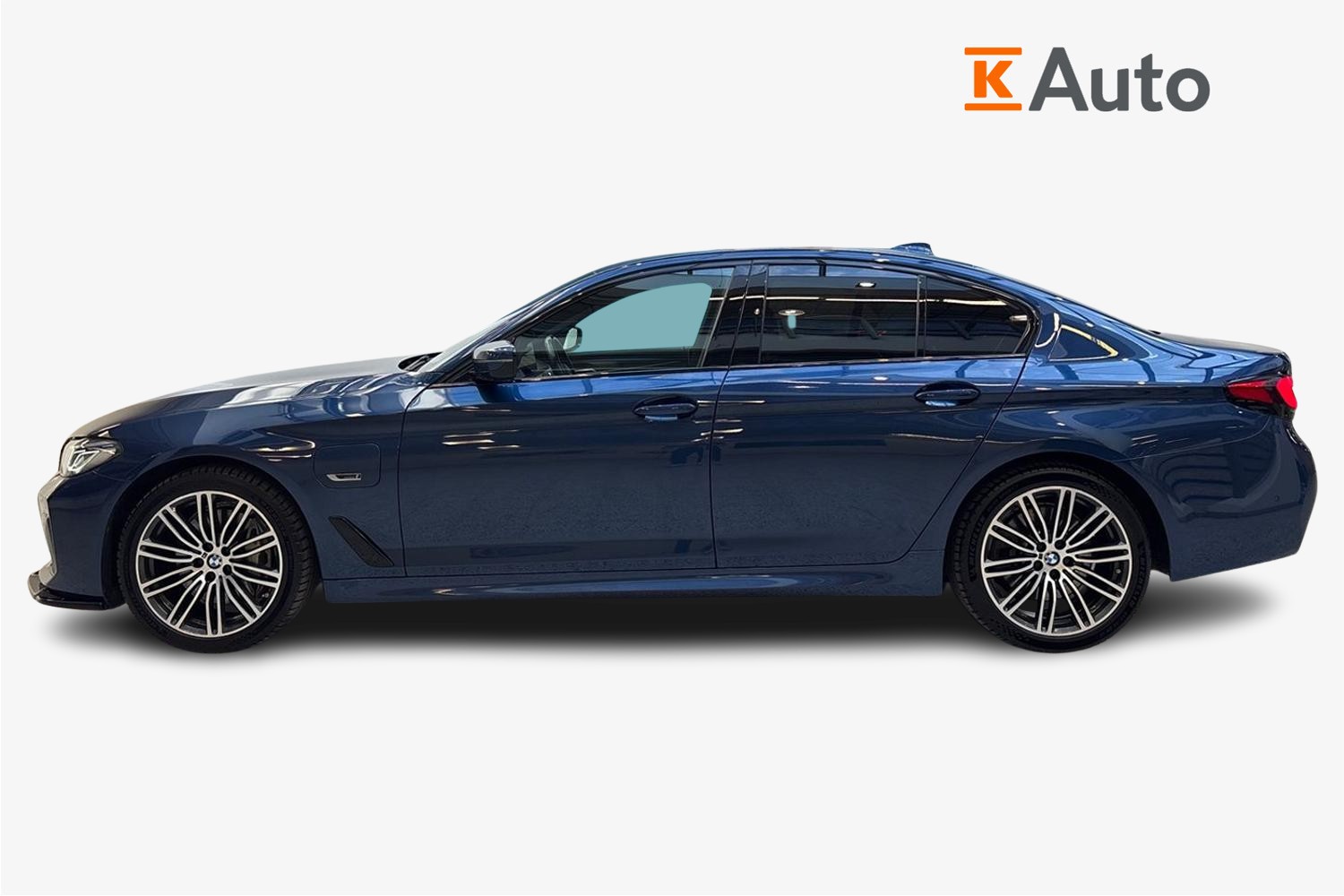 BMW 545 G30 Sedan 545e xDrive A M Sport 2022, photo 5/29