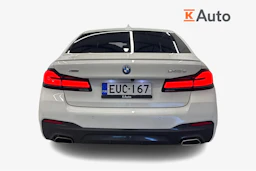valkoinen BMW 545 2022 kuva 4.