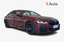 punainen BMW 545 2022 kuva 1.