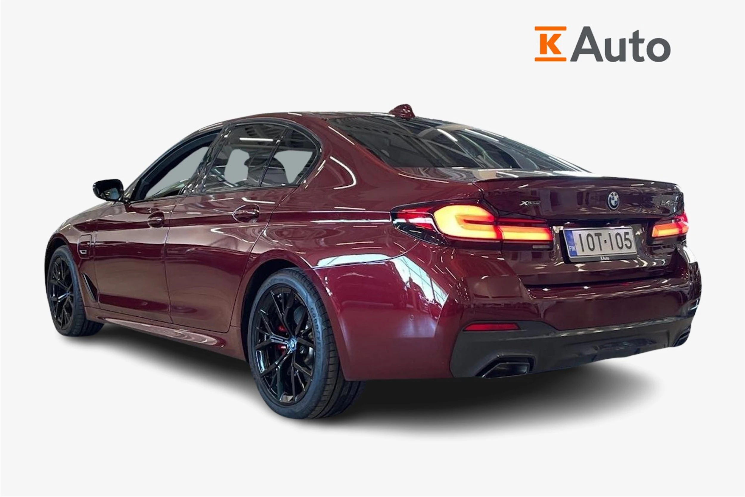 punainen BMW 545 2022 kuva 2.