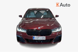 punainen BMW 545 2022 kuva 4.
