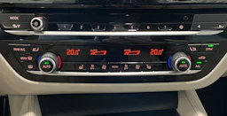 punainen BMW 545 2022 kuva 32.