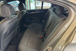 harmaa BMW 545 2024 kuva 4.