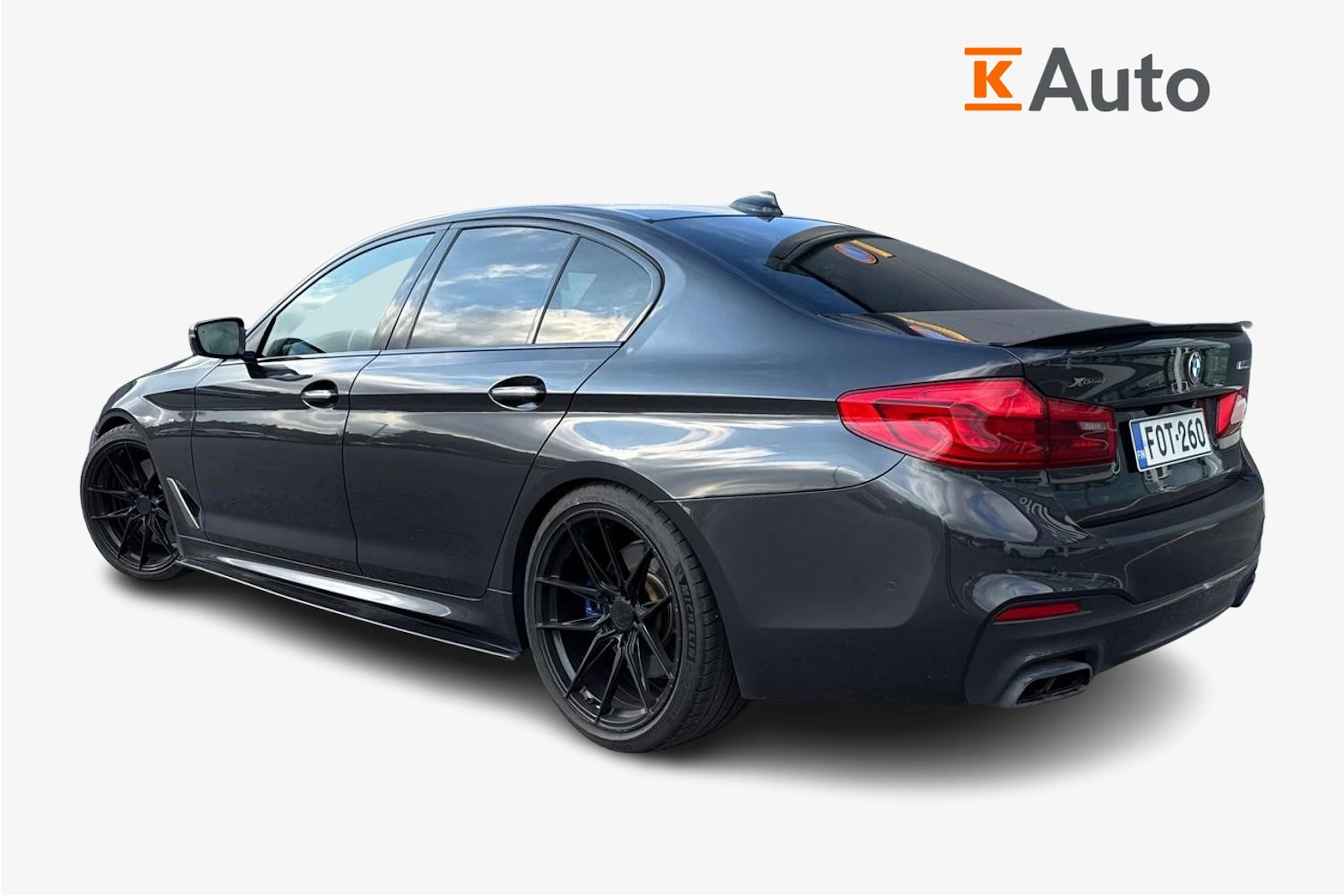 harmaa BMW 550 2017 kuva 2.