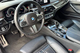 harmaa BMW 550 2017 kuva 3.