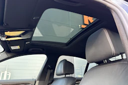 harmaa BMW 550 2017 kuva 5.