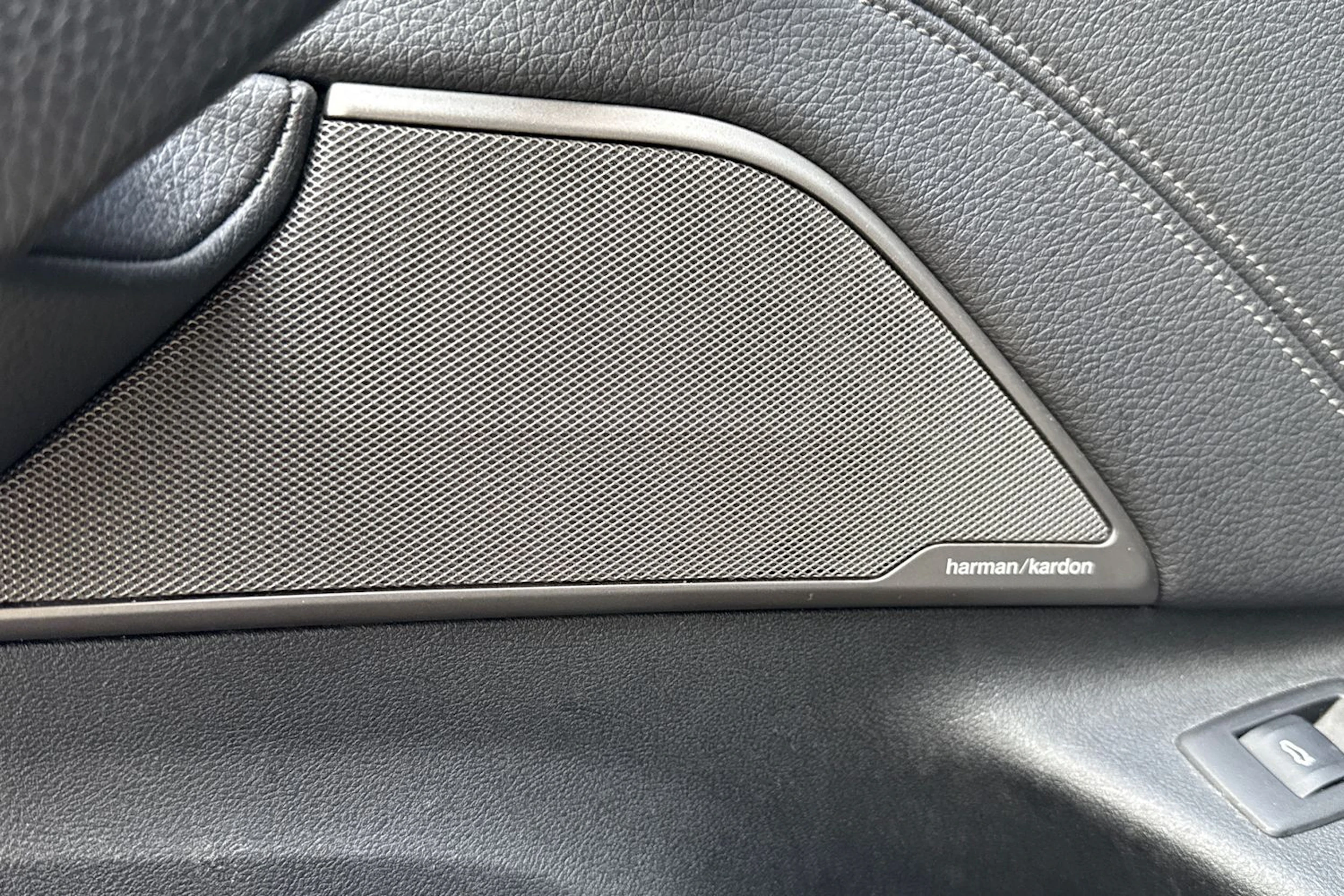 harmaa BMW 550 2017 kuva 6.