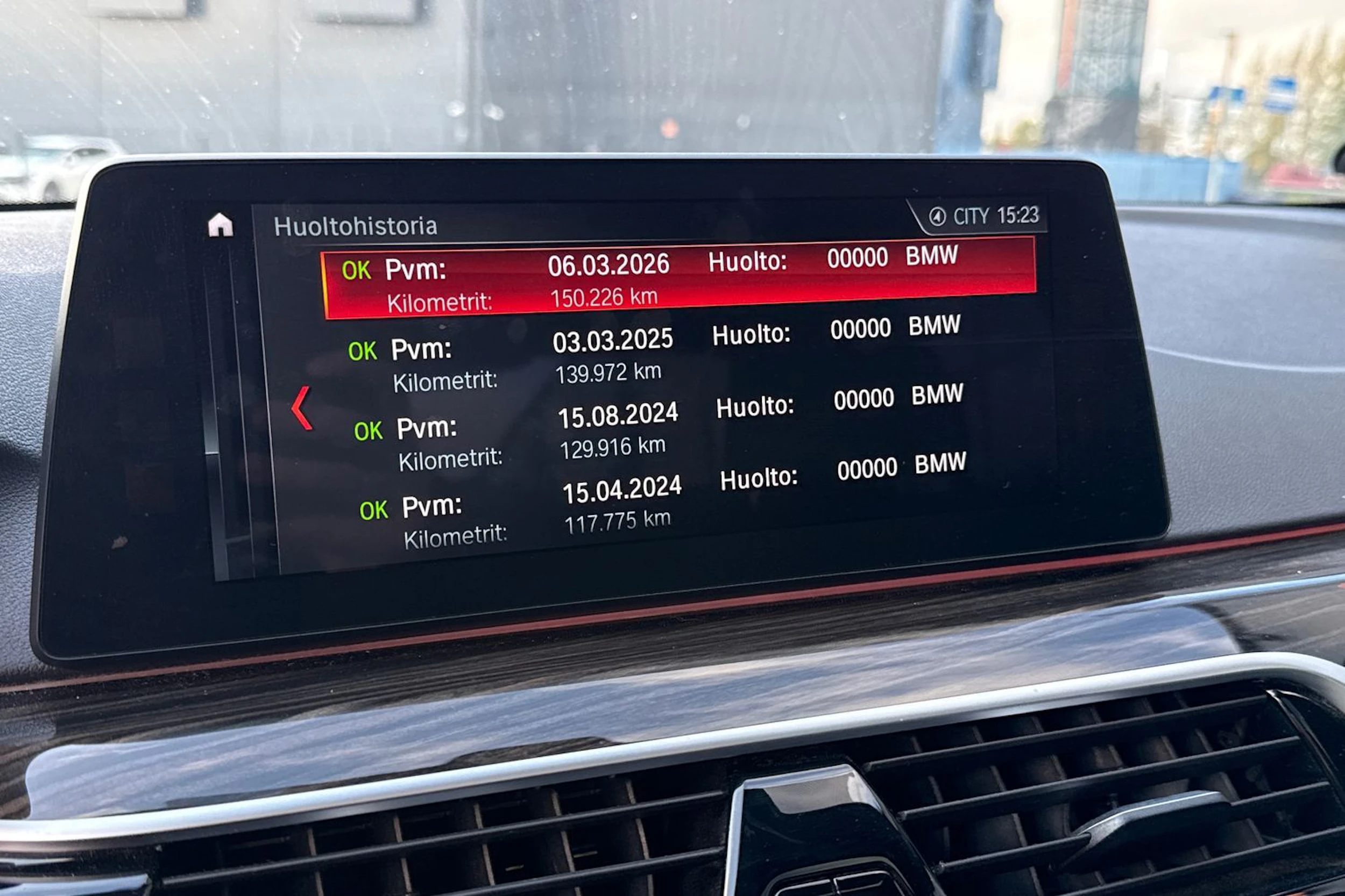 harmaa BMW 550 2017 kuva 7.