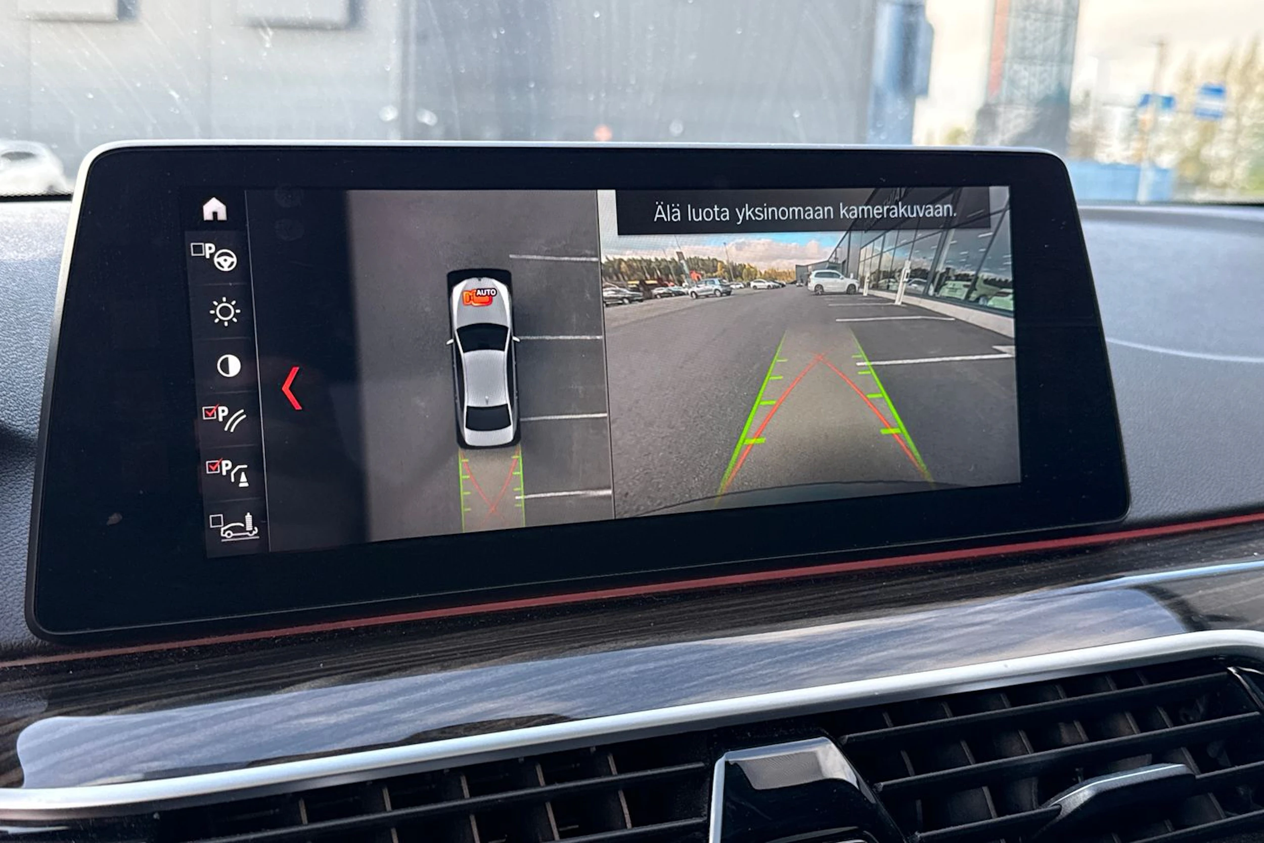 harmaa BMW 550 2017 kuva 8.