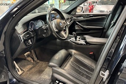 Musta BMW 550 2018 kuva 3.