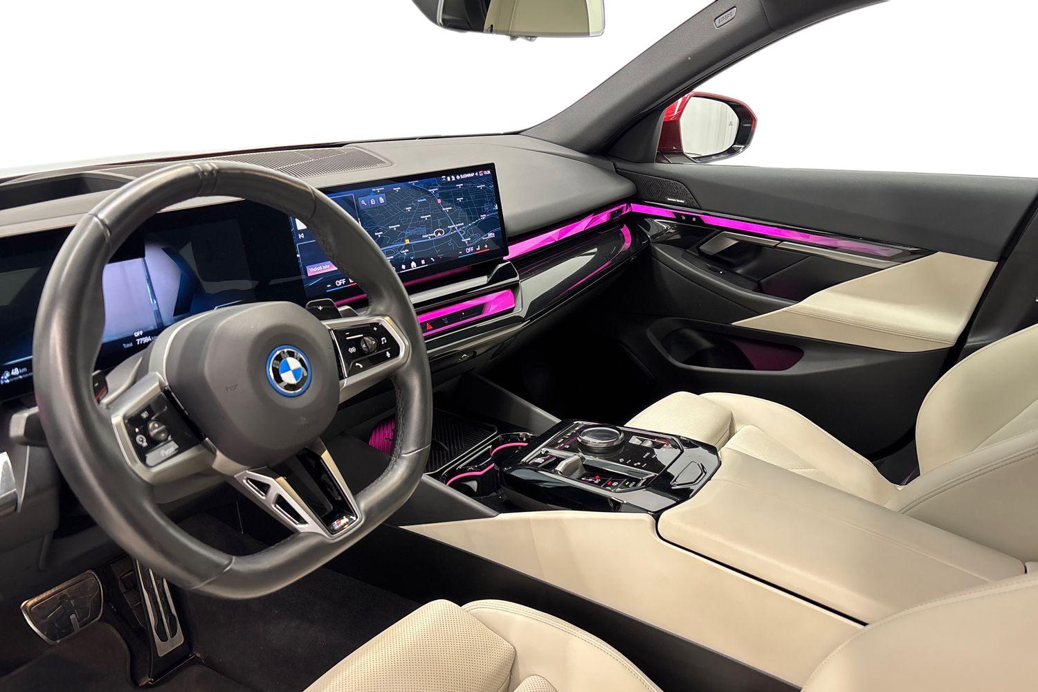 BMW 550 2024, photo 6/25