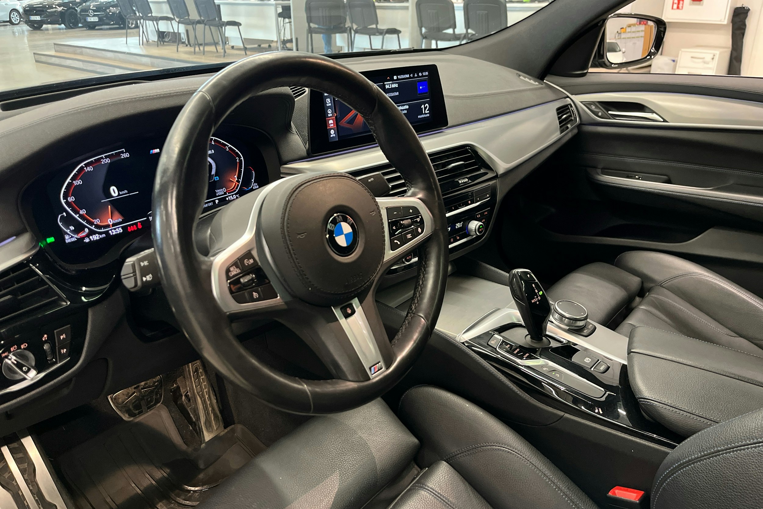 musta BMW 620 Gran Turismo 2019 kuva 6.