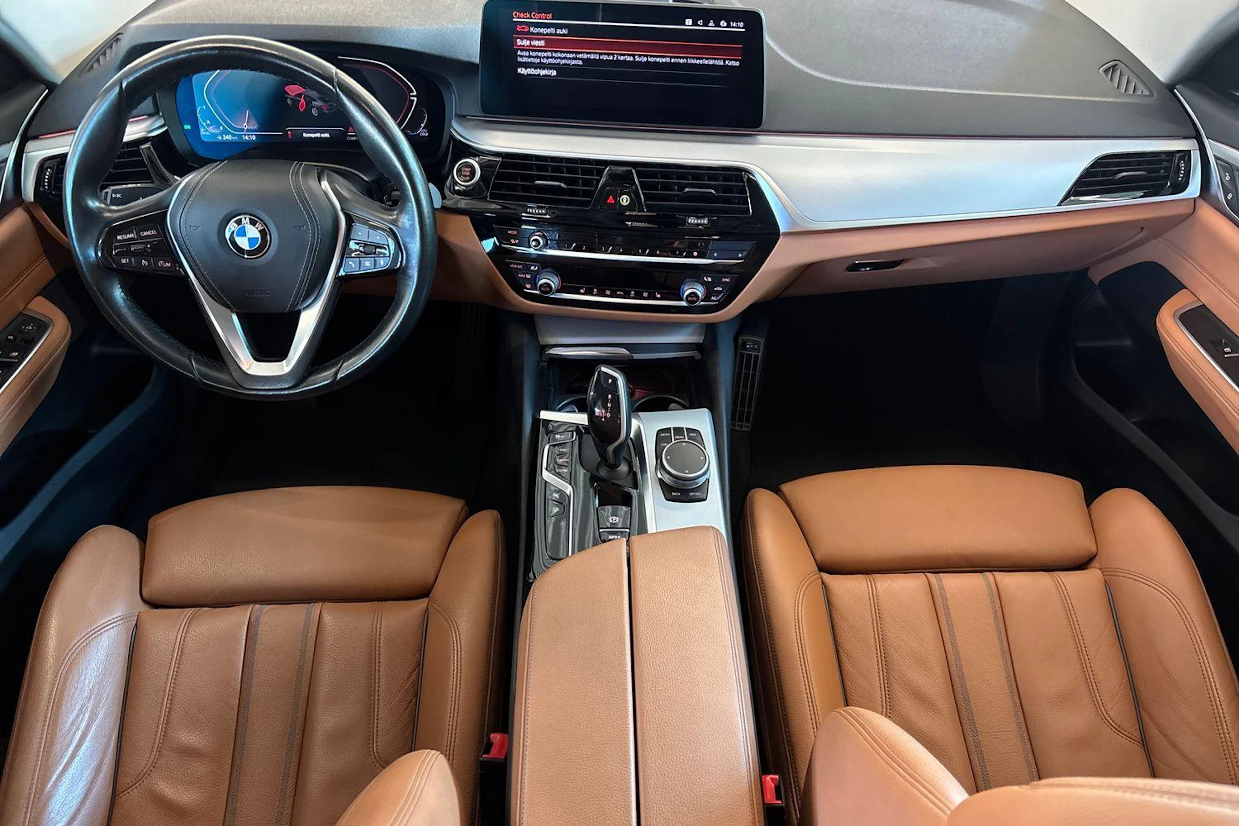 Valkoinen BMW 620 Gran Turismo 2021 kuva 7.