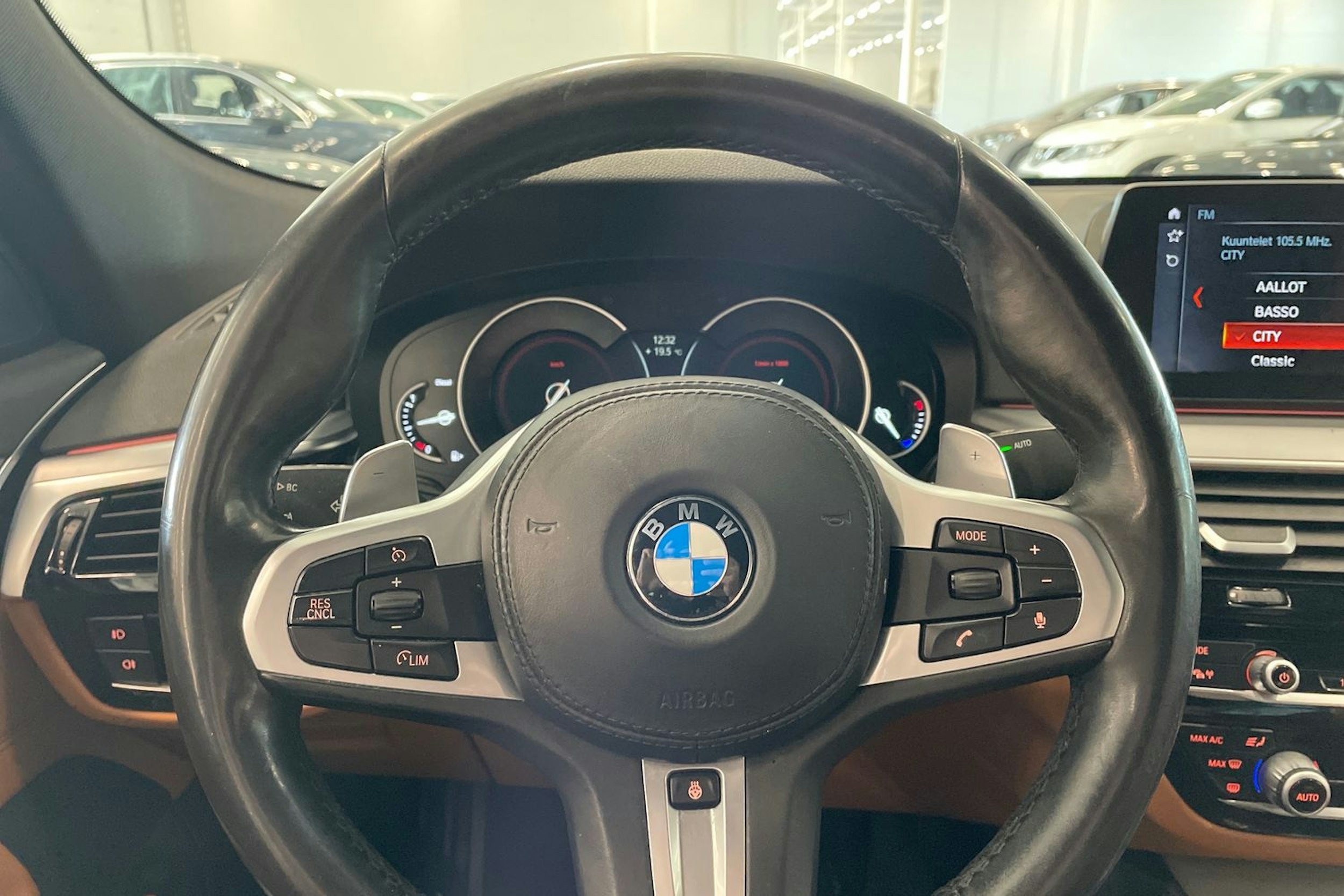 met. musta BMW 630 Gran Turismo 2018 kuva 14.