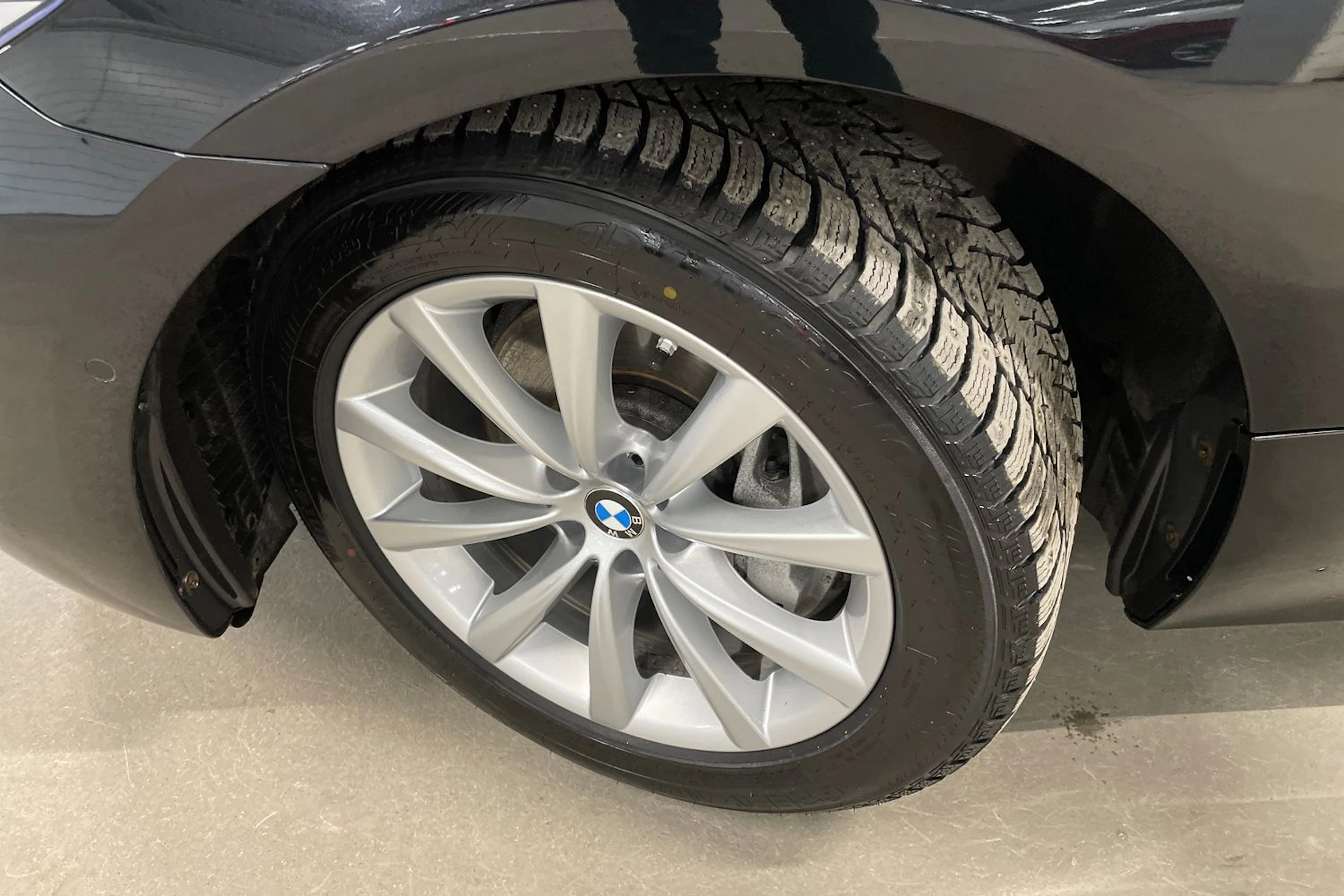 Musta BMW 640 Gran Turismo 2018 kuva 10.