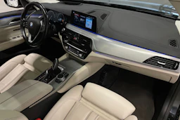 Musta BMW 640 Gran Turismo 2018 kuva 27.