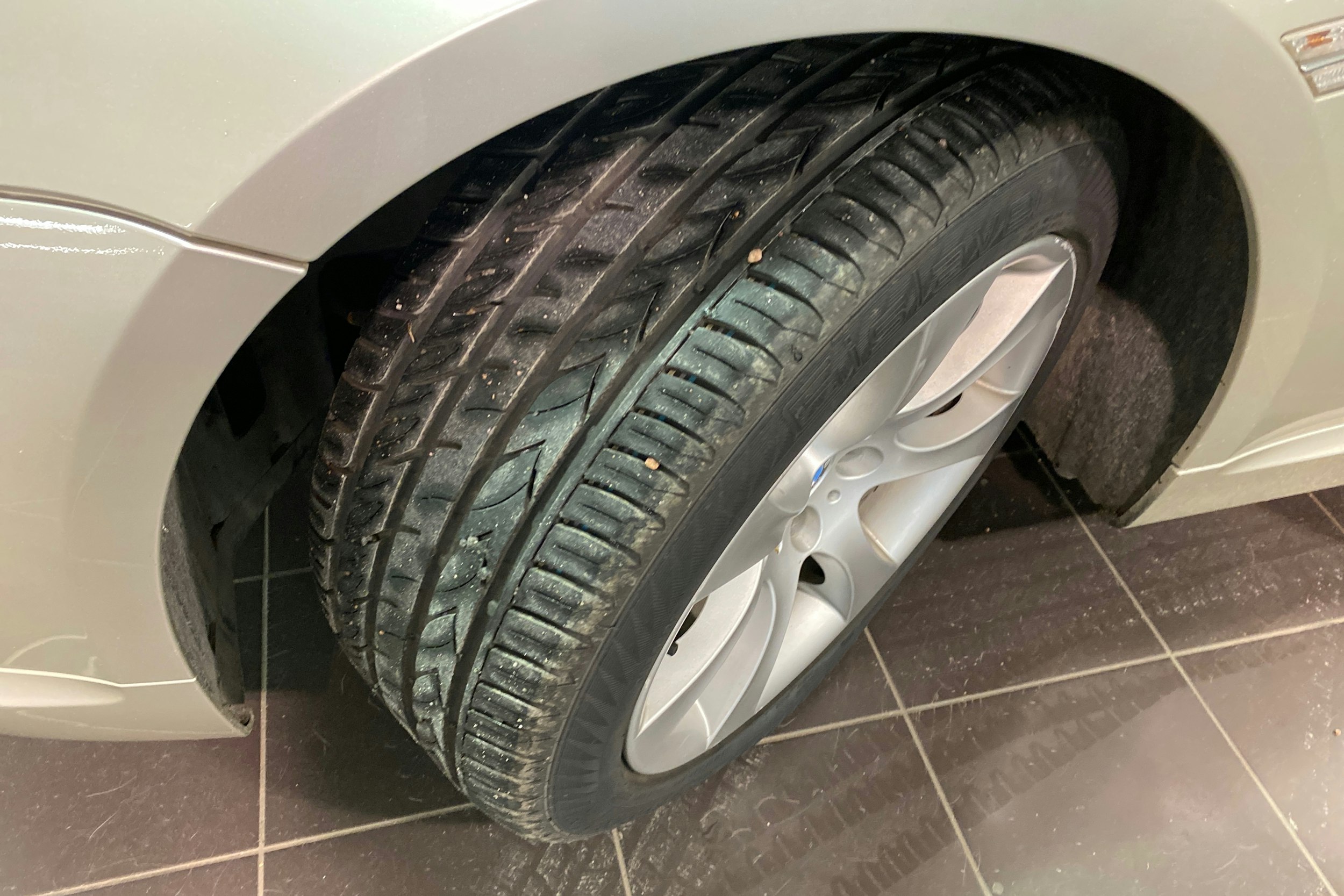 hopea BMW 645 2005 kuva 13.