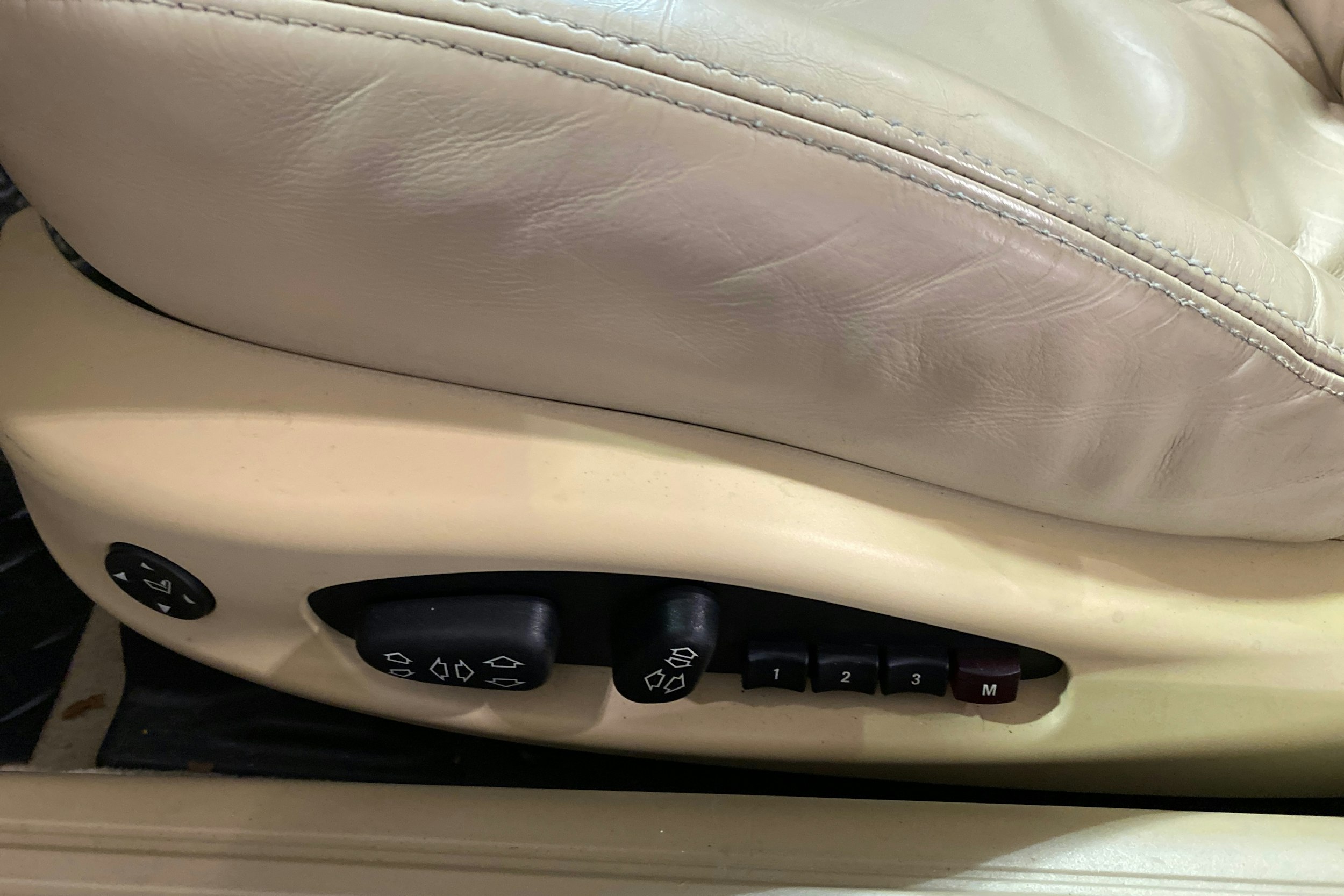 hopea BMW 645 2005 kuva 16.