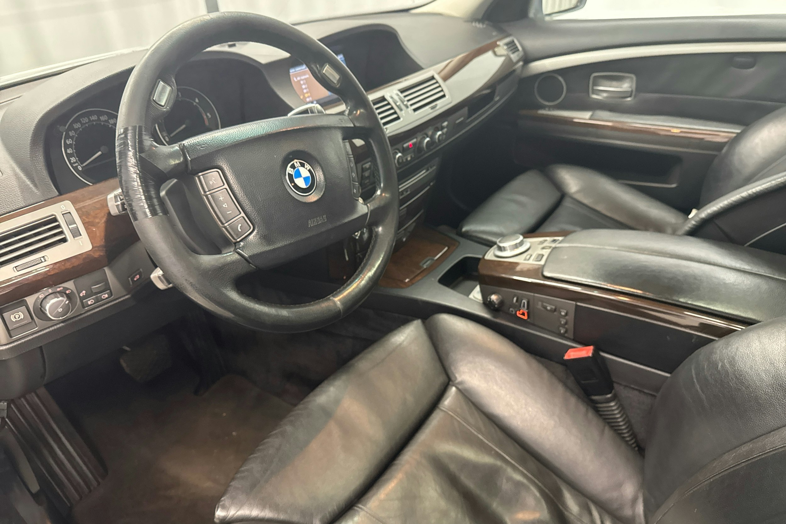 hopea BMW 730 2006 kuva 6.