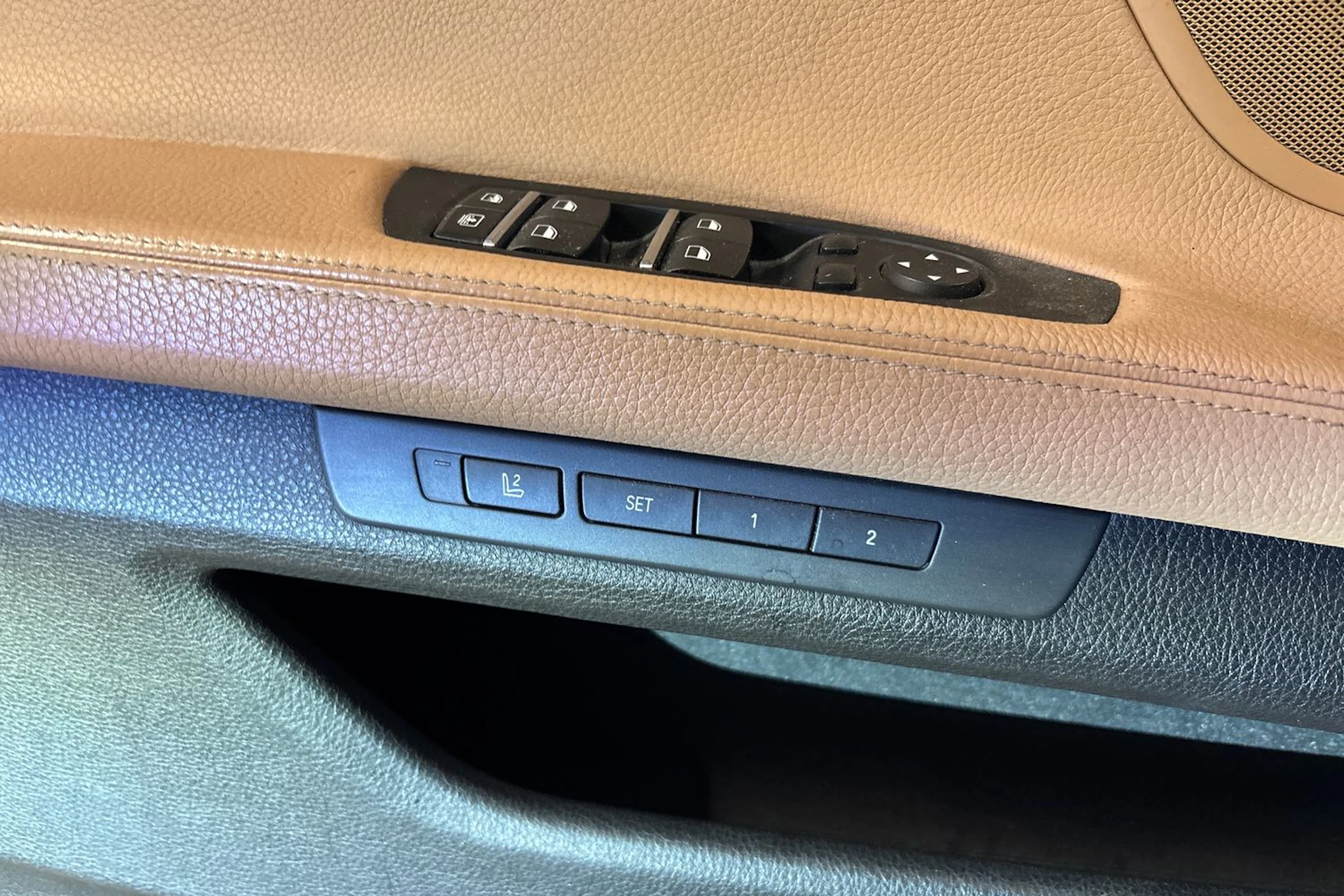 harmaa BMW 730 2014 kuva 9.