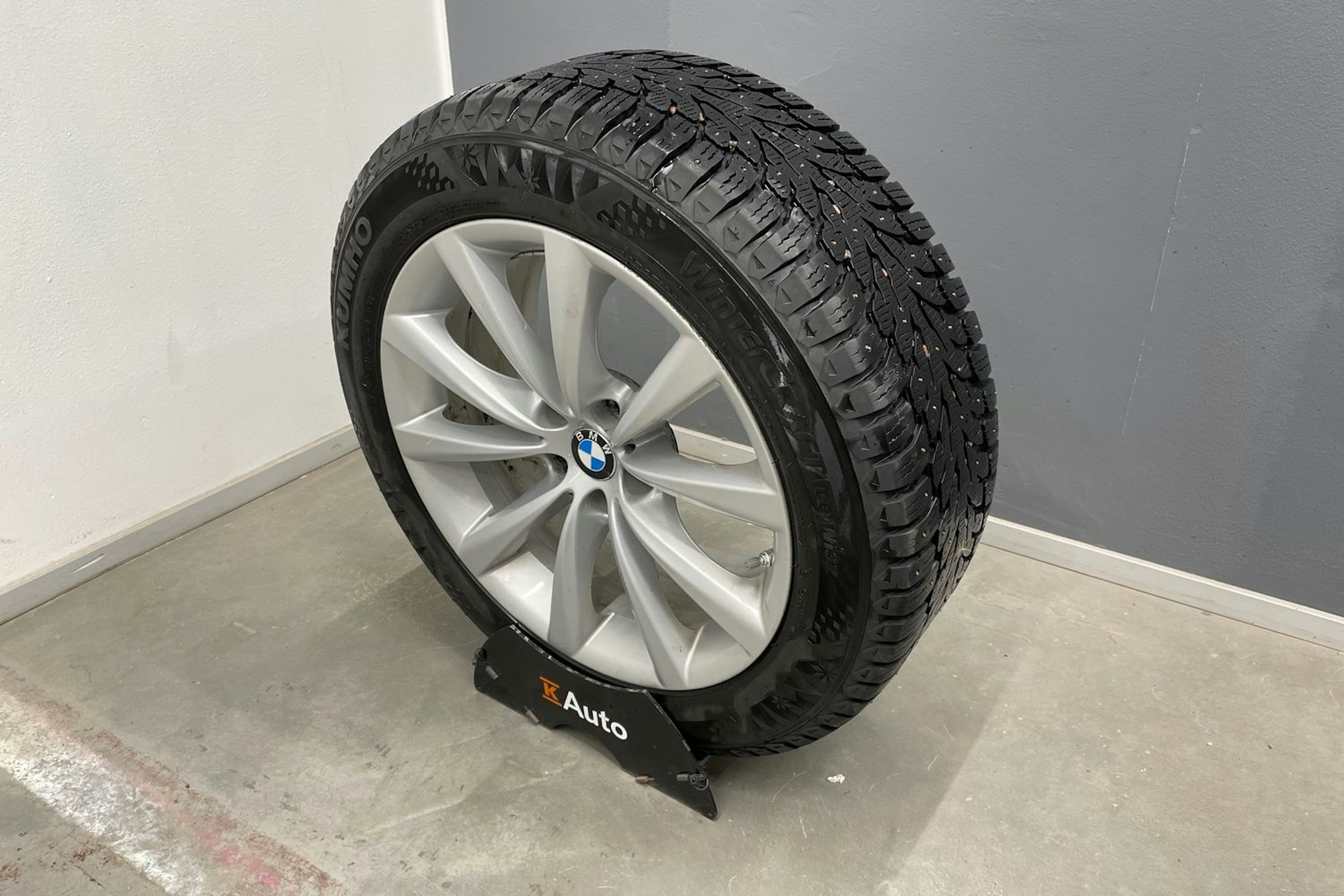 harmaa BMW 730 2016 kuva 14.