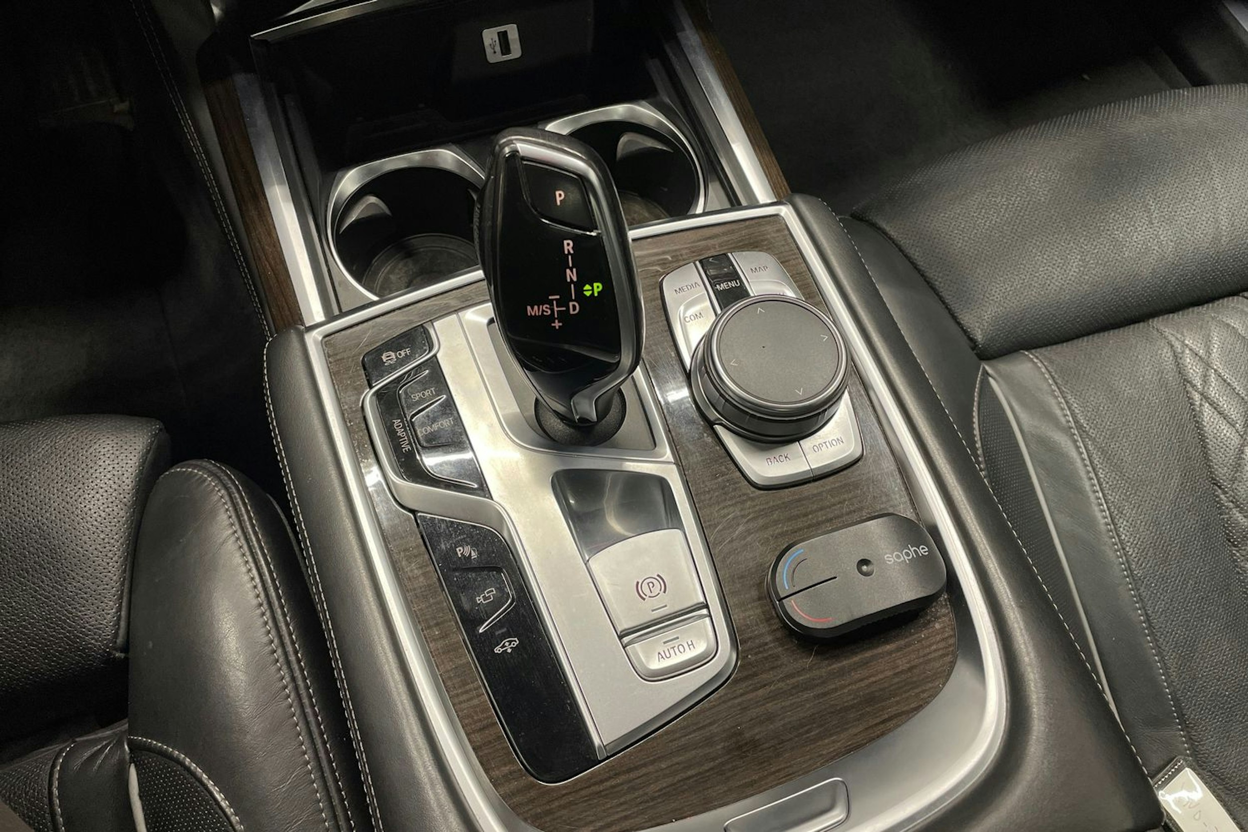 harmaa BMW 730 2016 kuva 18.