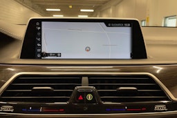 harmaa BMW 730 2016 kuva 25.
