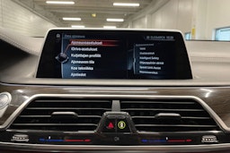 harmaa BMW 730 2016 kuva 27.