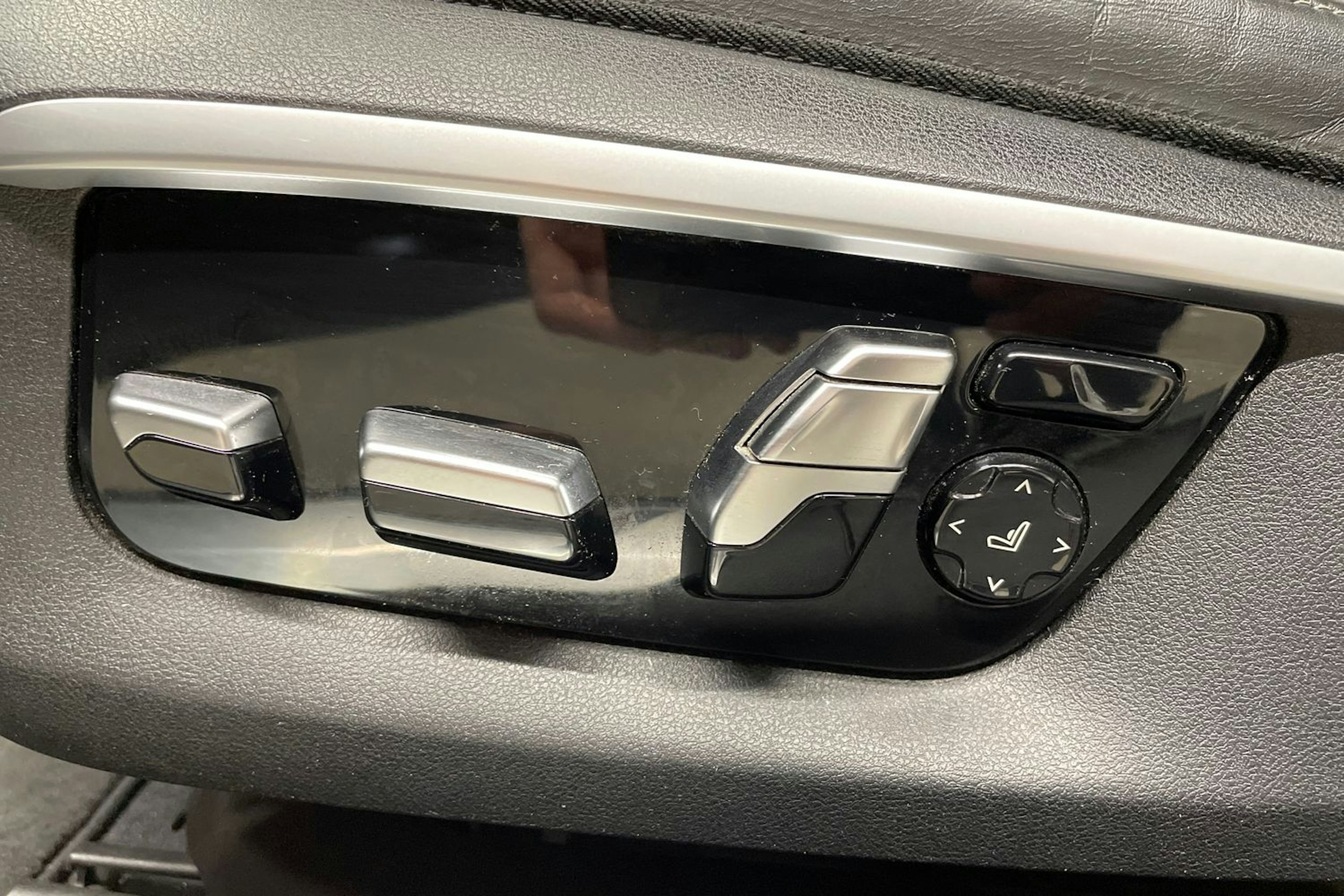 harmaa BMW 730 2016 kuva 30.