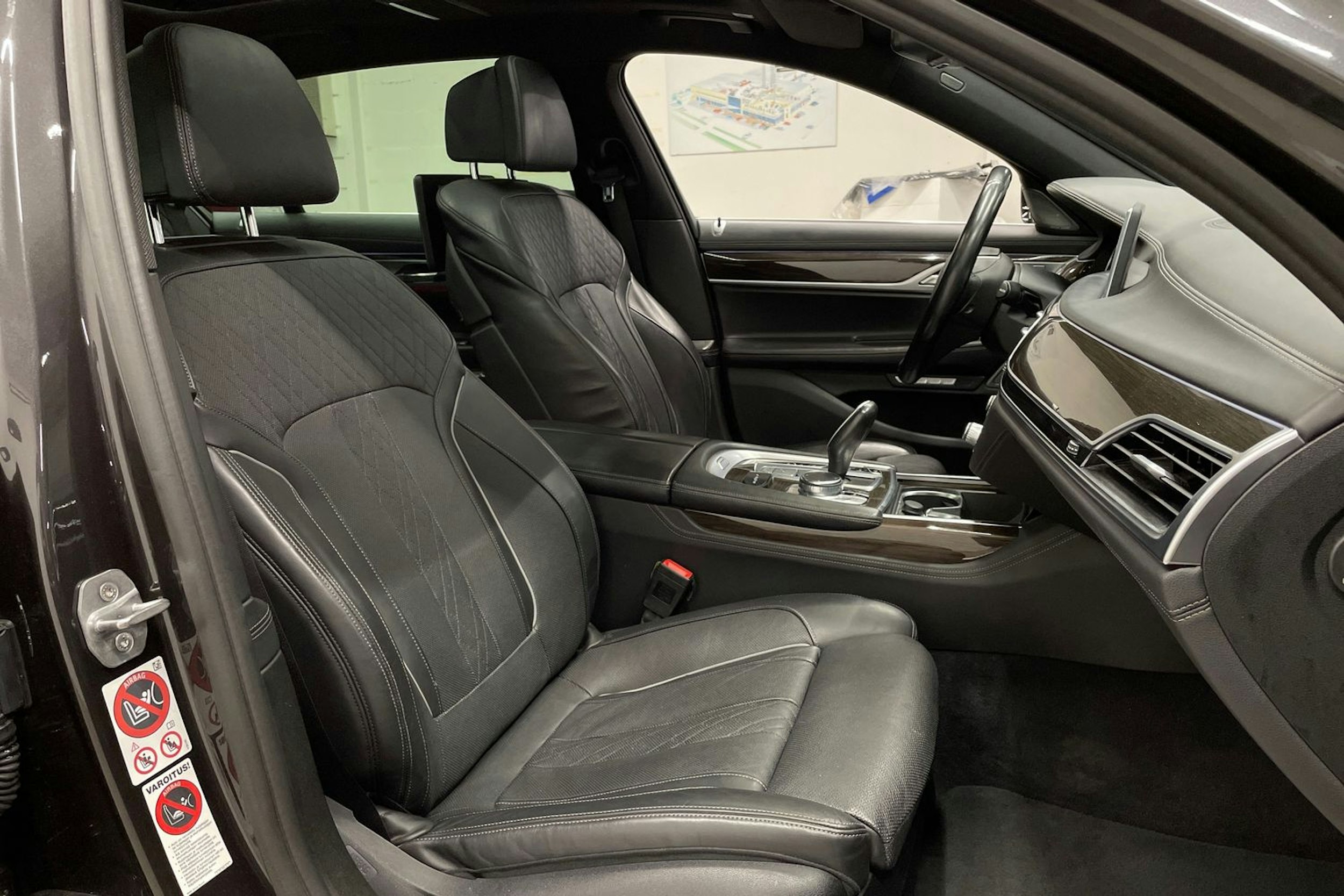 harmaa BMW 730 2016 kuva 31.