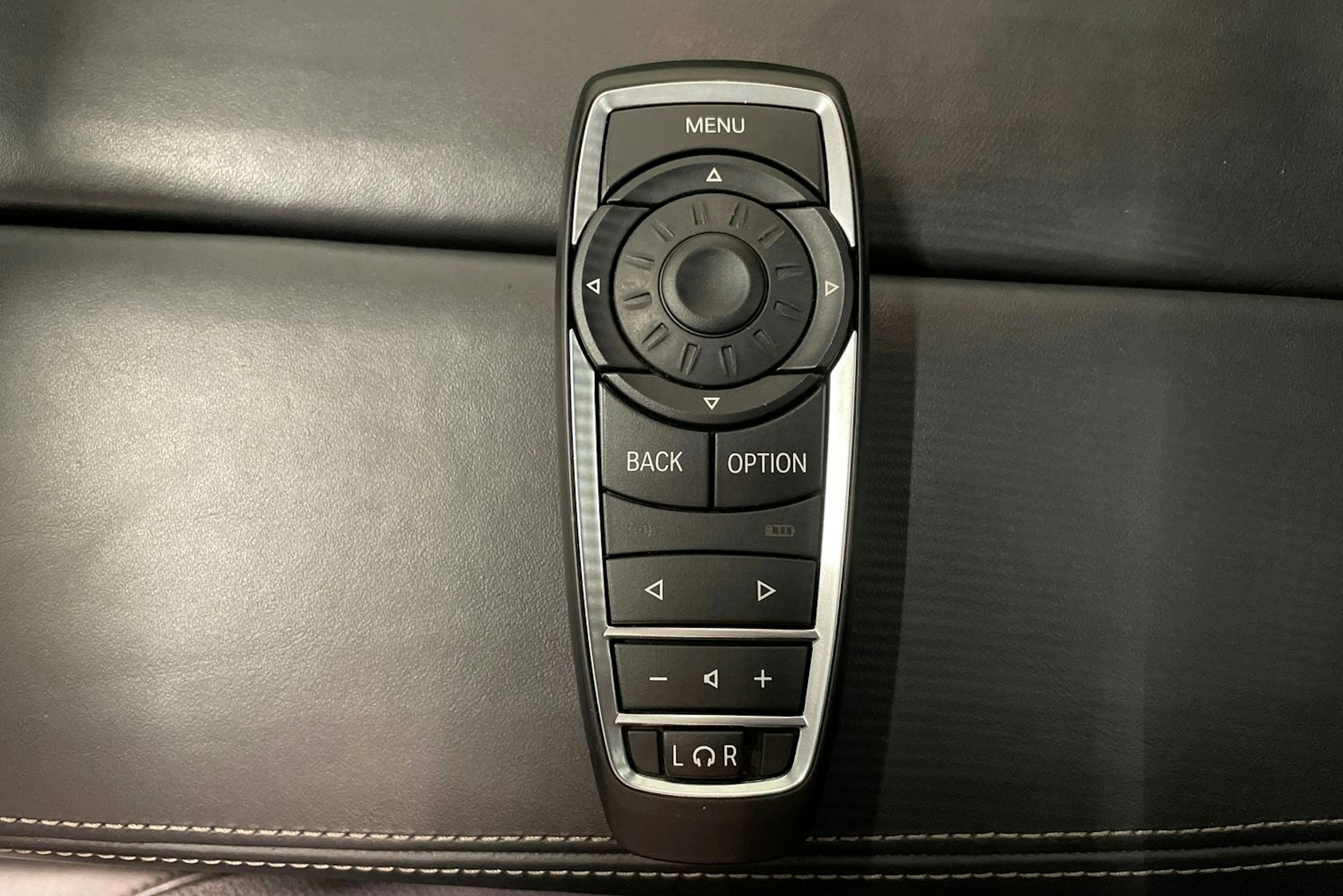 harmaa BMW 730 2016 kuva 39.
