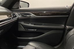 harmaa BMW 730 2016 kuva 43.
