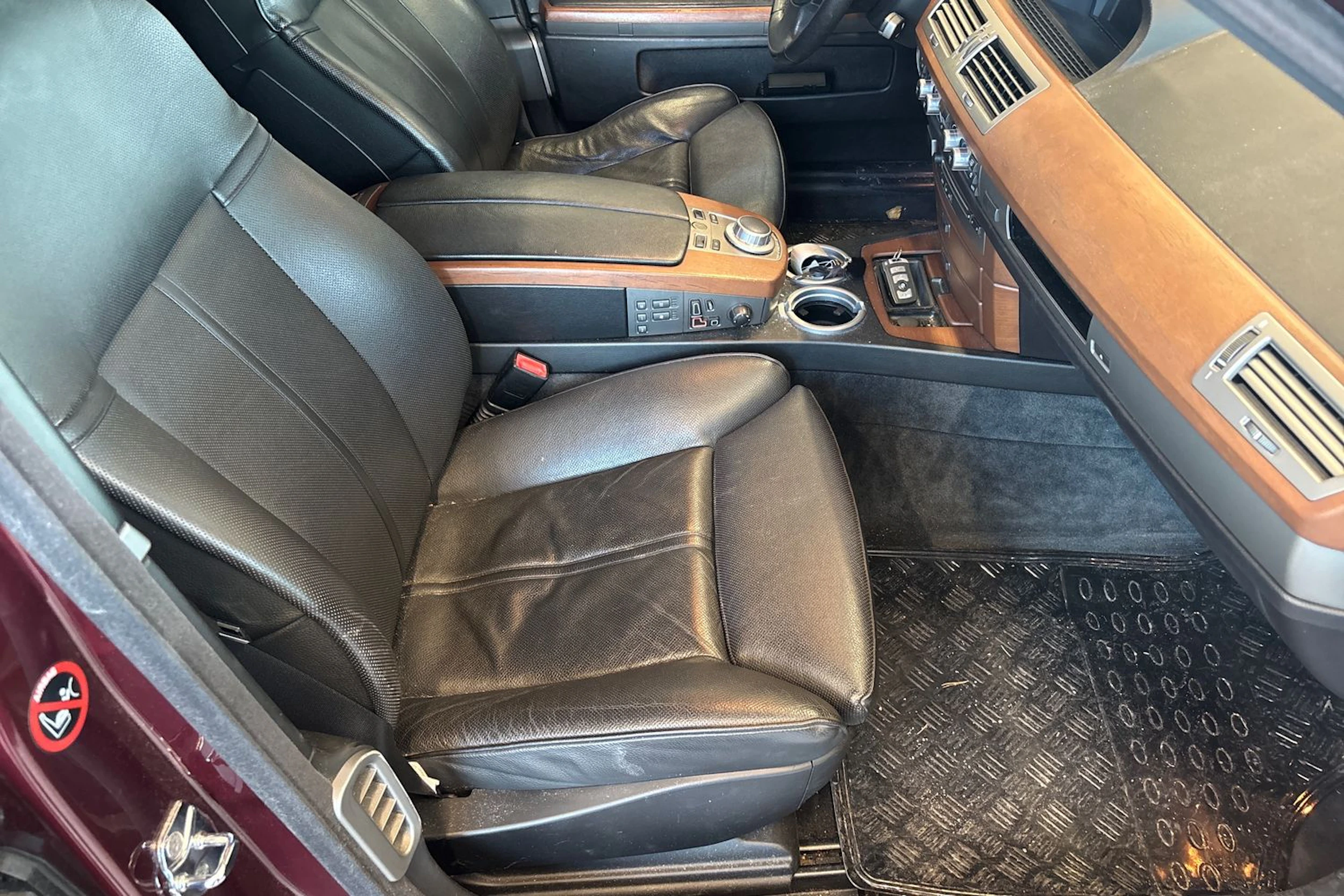 punainen BMW 740 2008 kuva 18.