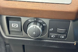 punainen BMW 740 2008 kuva 23.
