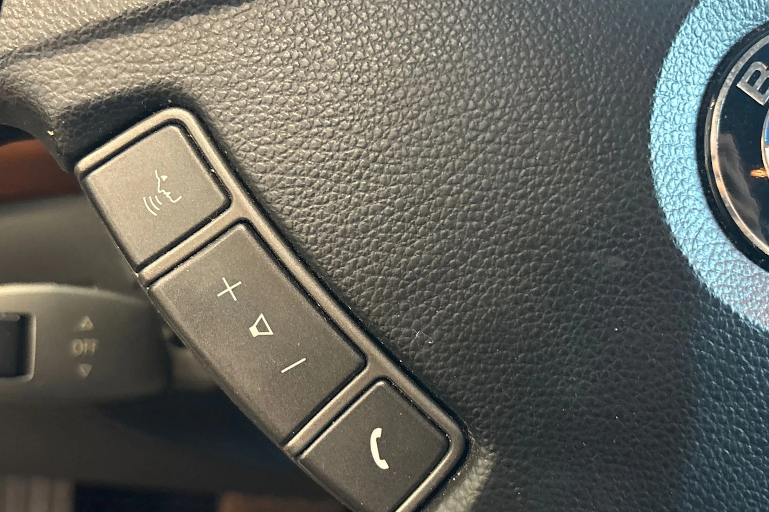 punainen BMW 740 2008 kuva 25.