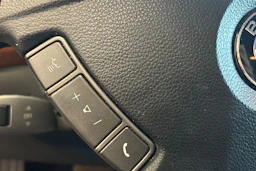 punainen BMW 740 2008 kuva 25.