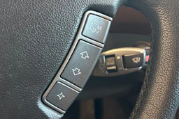 punainen BMW 740 2008 kuva 26.