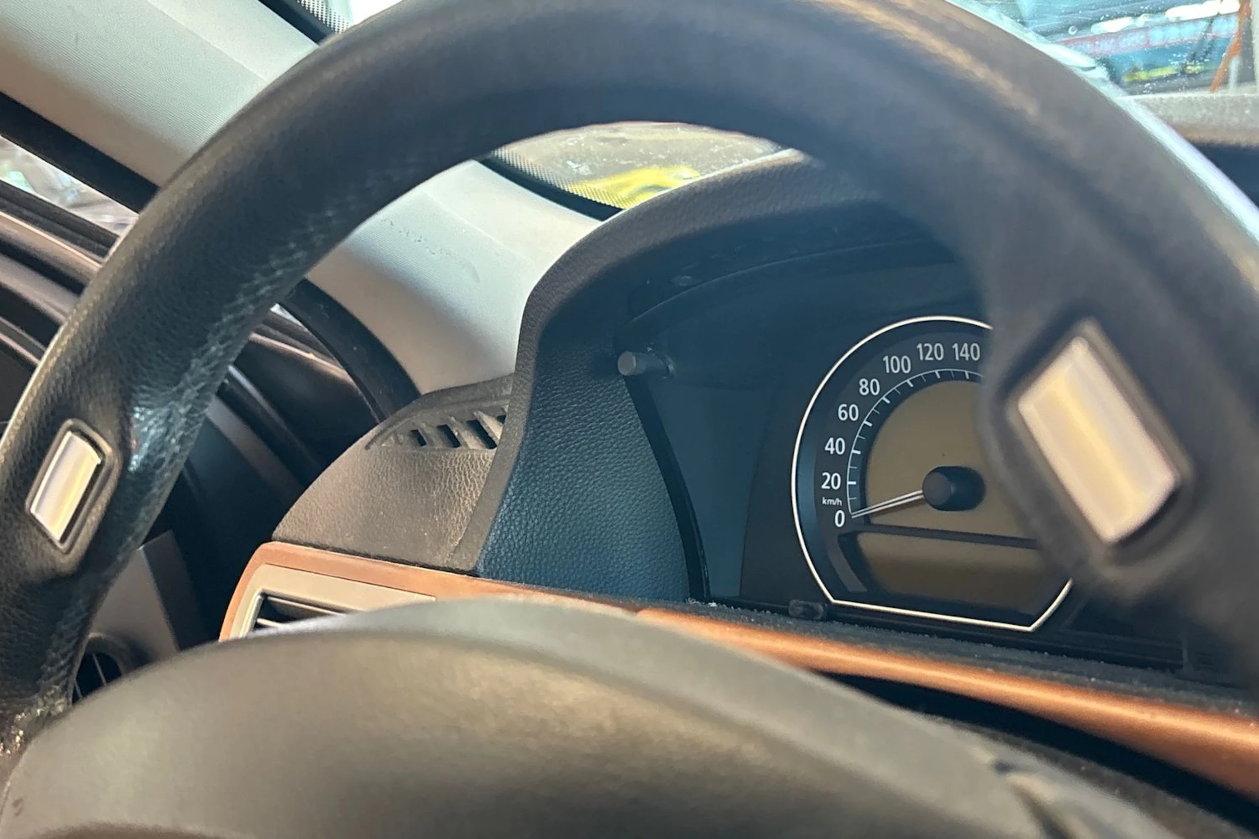 punainen BMW 740 2008 kuva 28.