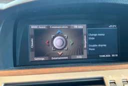 punainen BMW 740 2008 kuva 35.