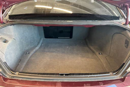 punainen BMW 740 2008 kuva 38.