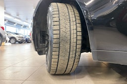 musta BMW 740 2010 kuva 10.