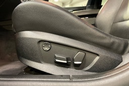 musta BMW 740 2010 kuva 11.