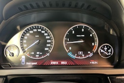 musta BMW 740 2010 kuva 18.