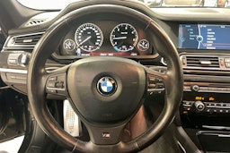 musta BMW 740 2010 kuva 19.