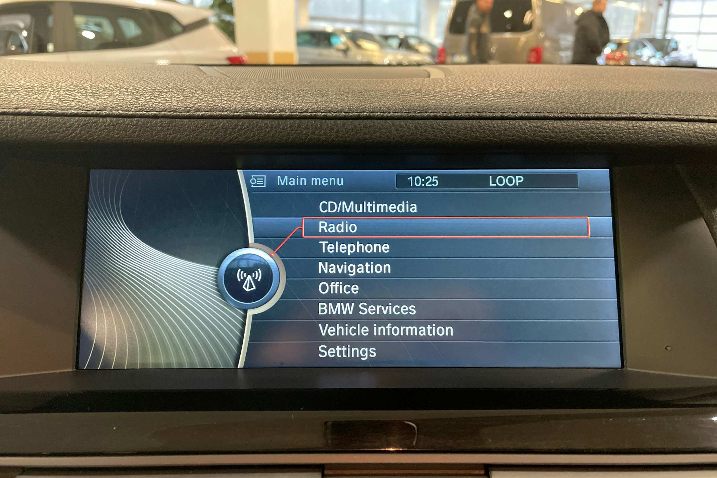 musta BMW 740 2010 kuva 20.