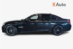 Musta BMW 740 2011 kuva 6.