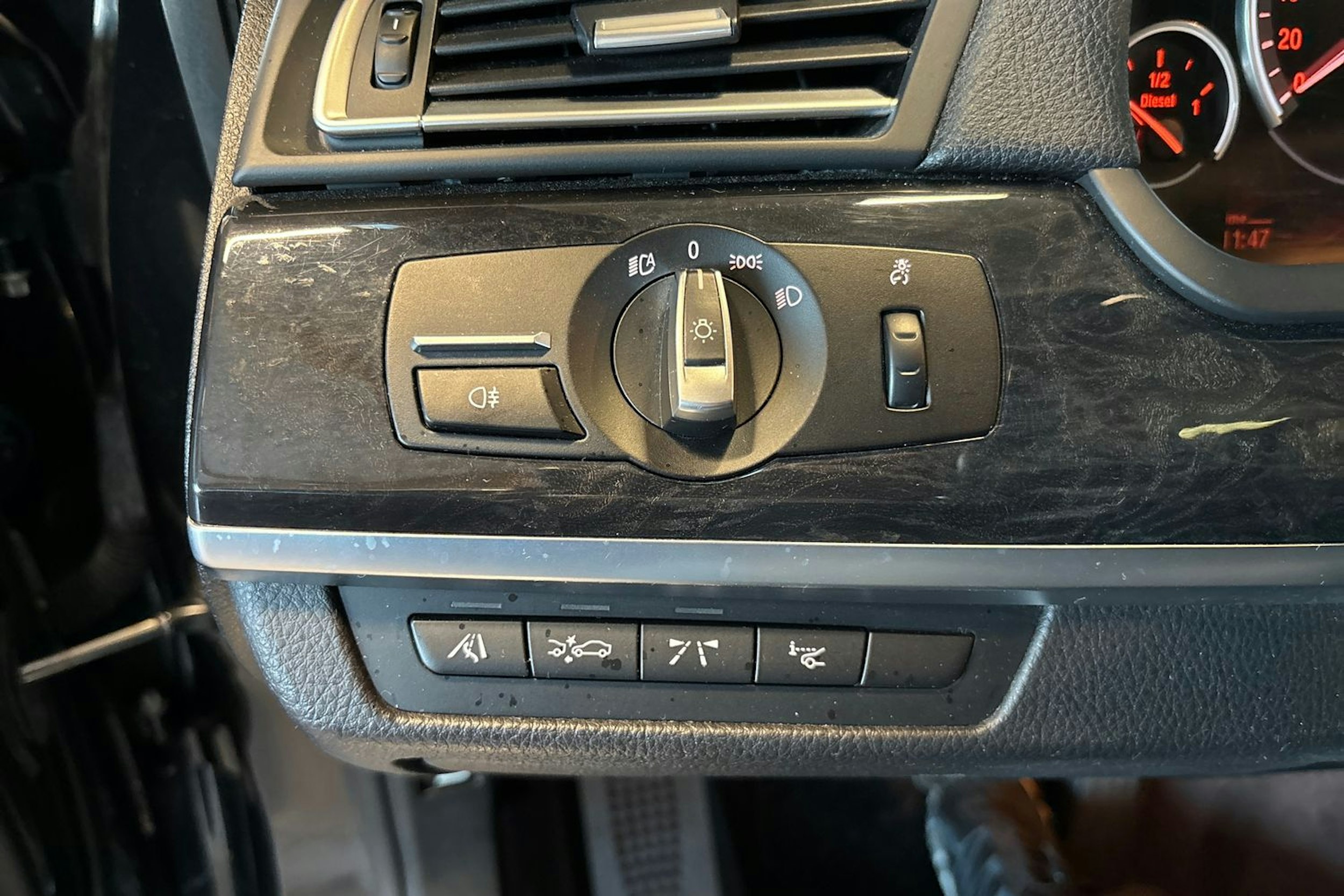 Musta BMW 740 2011 kuva 14.