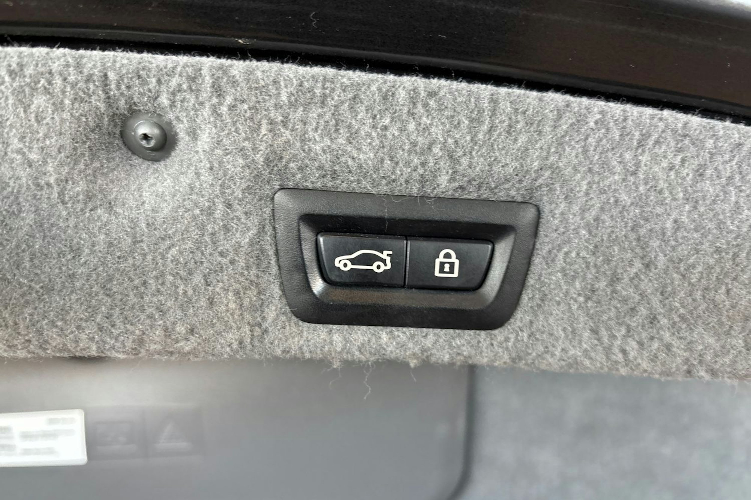 Musta BMW 740 2011 kuva 24.